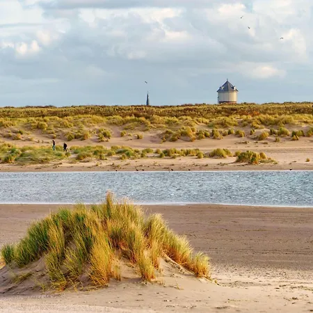 In Duinbergen With Sea Views *